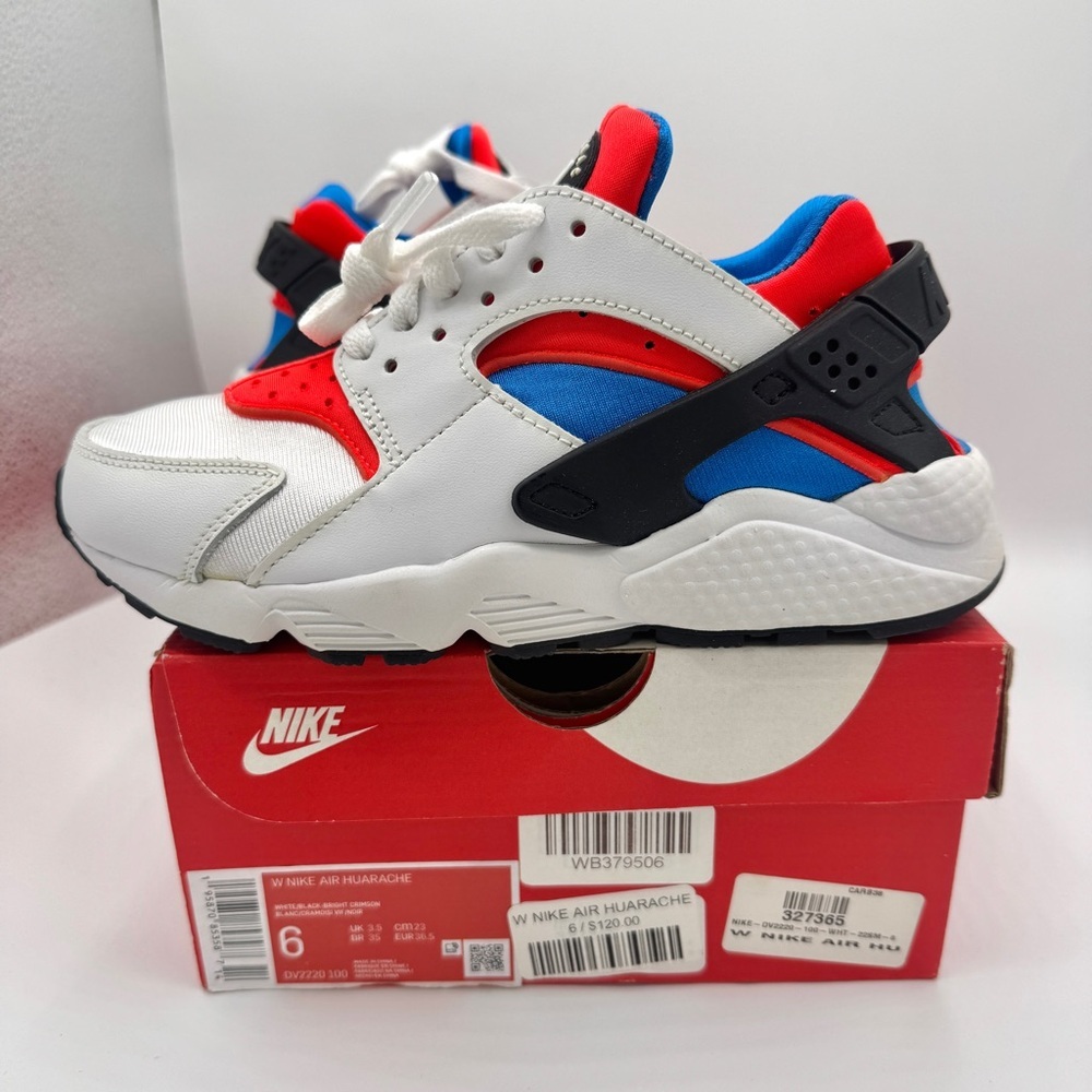 NWT Nike Hurache Women’s Sneakers in White Bright Crimson / Photo Blue / Black - Picture 11 of 14